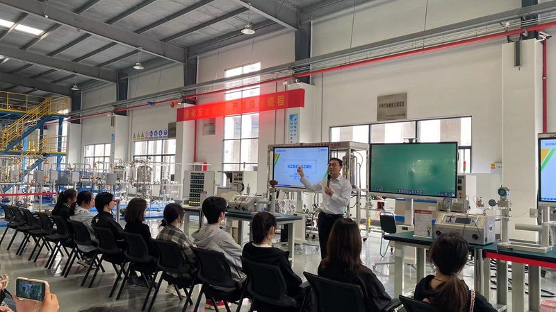 复合材料与合金材料在腐蚀环境下的真实表现